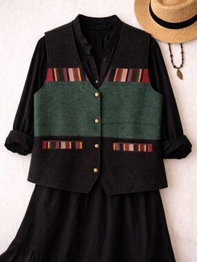 Shangri La Nepal Boho Wool Blend Vest Black Green Size 1- 24.5ptp